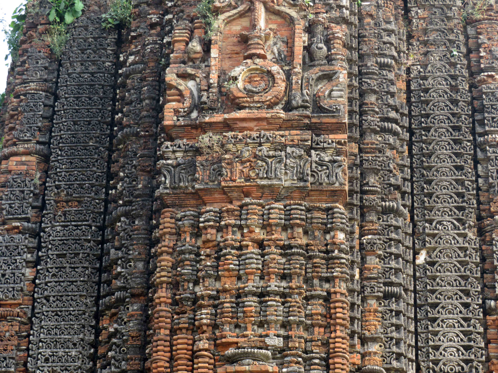 Siddheswara temple, Bahulara, carvings on the shikhara