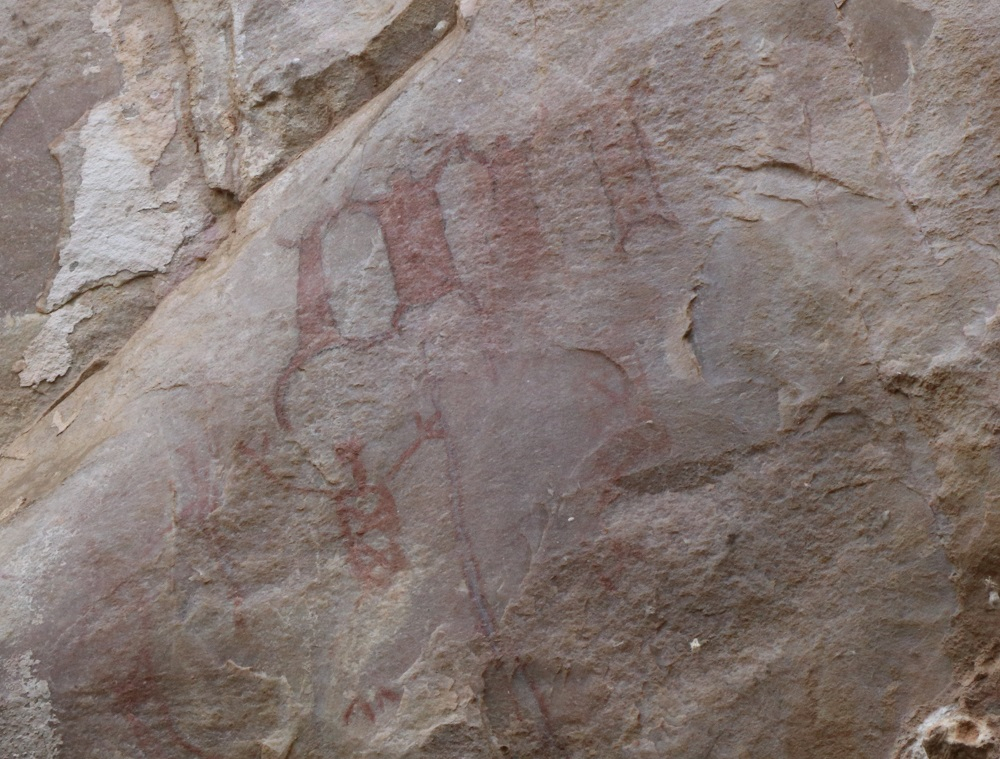 हाथ पकड़ नाचते मानव