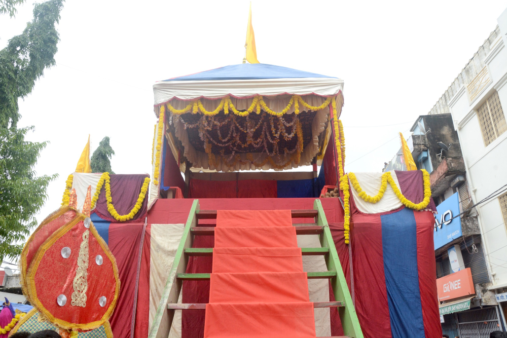 decorated rath