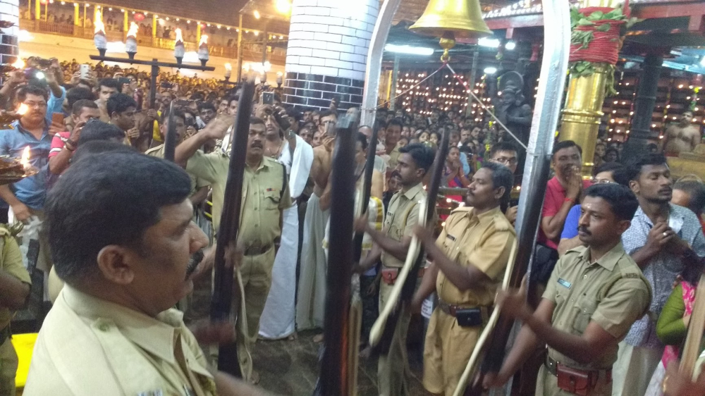 Guard of honour by the police at the beginning of the procession during Thrikketta Purappadu. (Courtesy: Sudheer Kailas)