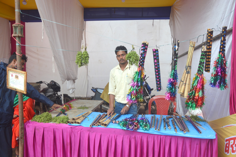 A vendor selling tubki