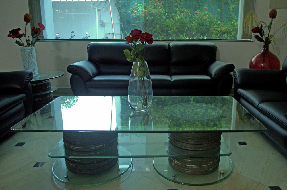 Fig. 5. Film cans used as table legs at AVM Productions office, Vadapalani (Courtesy: Senjuti Mukherjee)