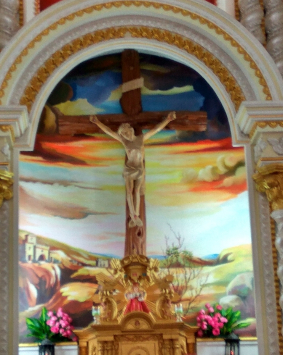 Fig. 9 Garlands weave through the panels in the churches in Kerala. No two garlands have the same flowers which is a signature style of Moscheni of the late nineteenth century. In the earlier period, uniformity was the order and not diversity. Grapevine is a common theme as at the St. Mary’s church in Alangad (Ernakulam district). The angels usually hold these garlands. In later murals, they are life-size. These show the effective use of proportions and perspectives by the artists.