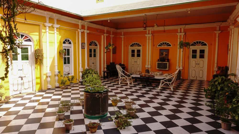 Aangan of Itaunja House in Qaiser Bagh, reflecting details of historic homes and reha’ish of Lucknow. (Picture Credits: Tasveen Hasan)