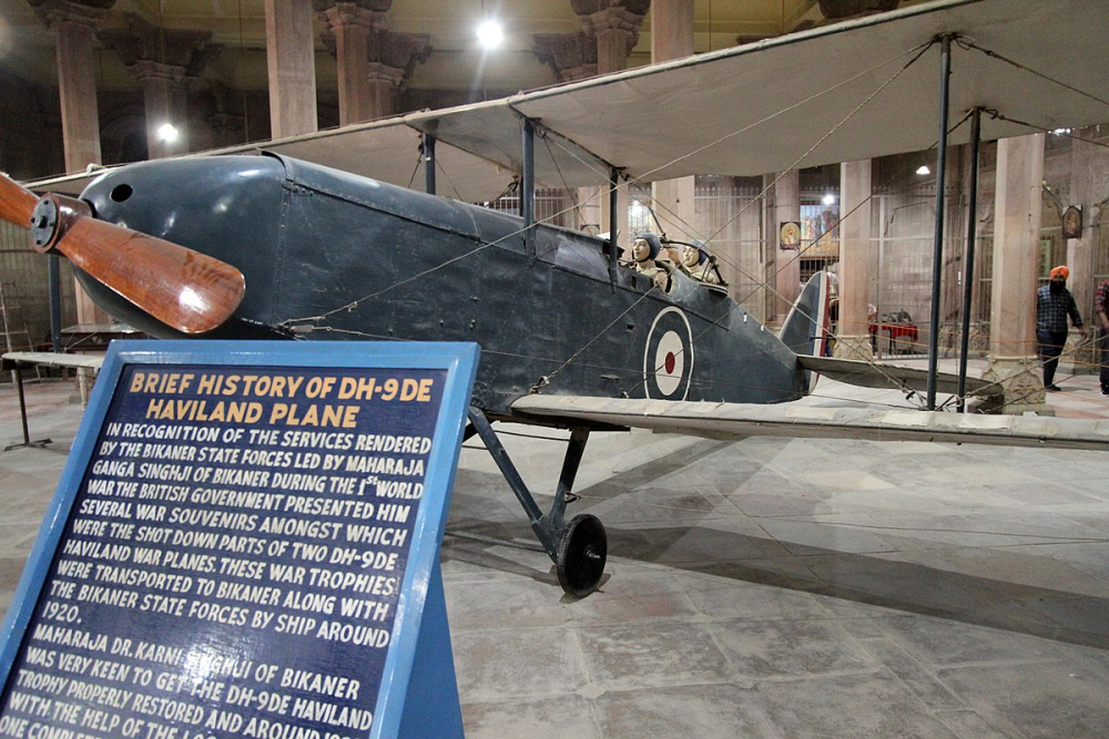 Bikaner Junagarh DH9 Bomber_Gerd Eichmann, CC BY-SA 4