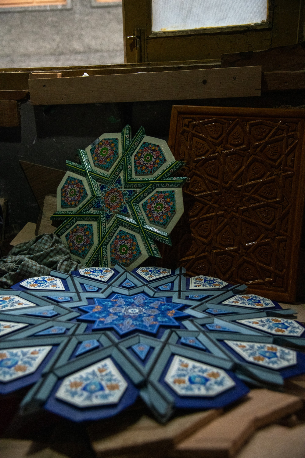 Khatamband’s vibrant geometric patterns blend tradition with timeless elegance.