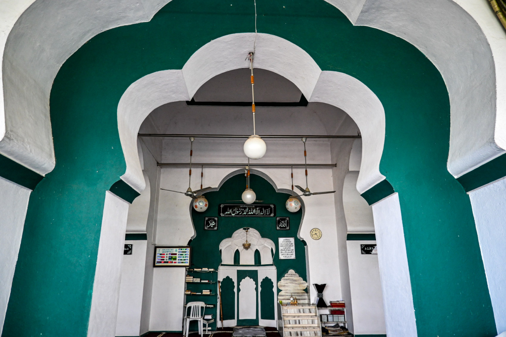 Interior of Shahi Mosque. (Picture Credits: Anil Purohit)