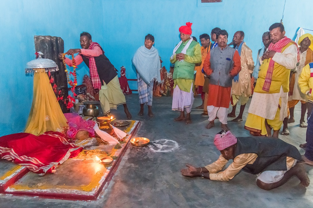 Devotee paying homage to Danteshwari