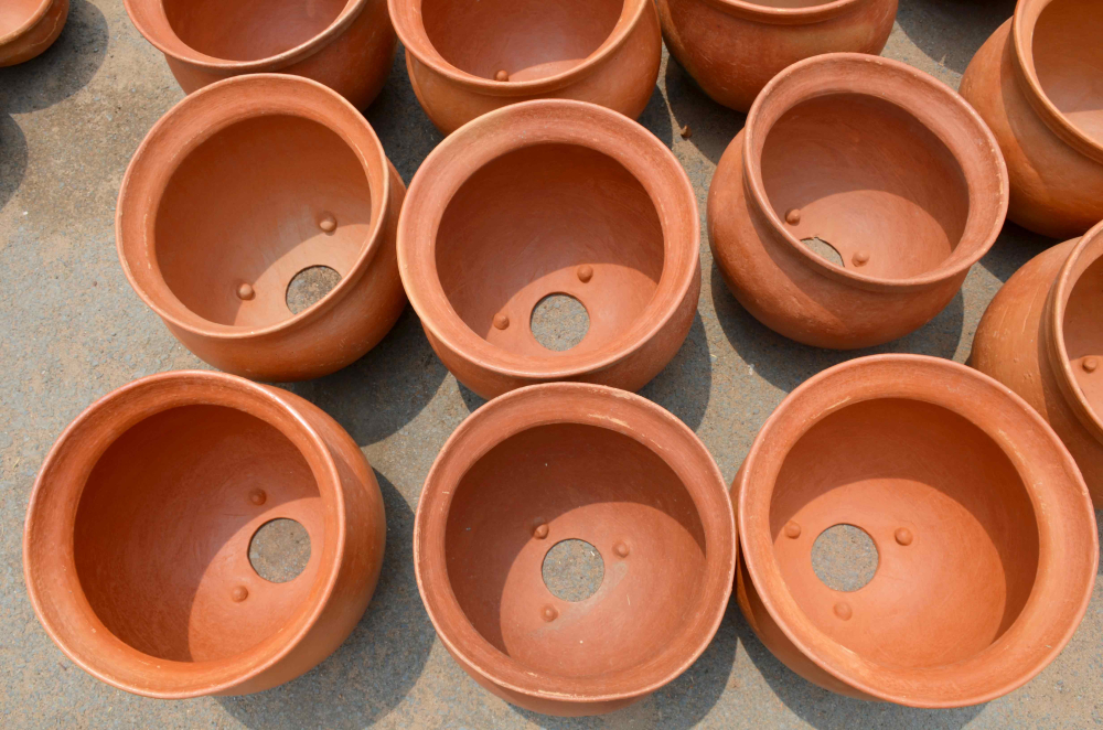 चावल उबलने के लिए बनाया गया विशेष बर्तन पैना। 