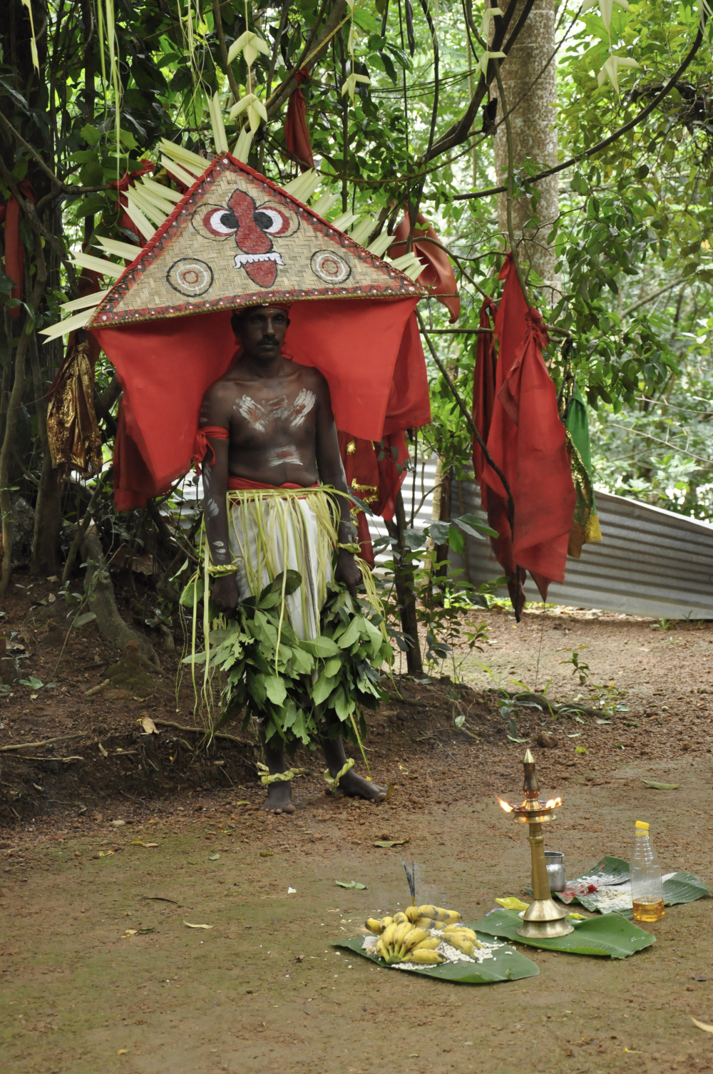 Figure 3: A Pakkanar kali performer