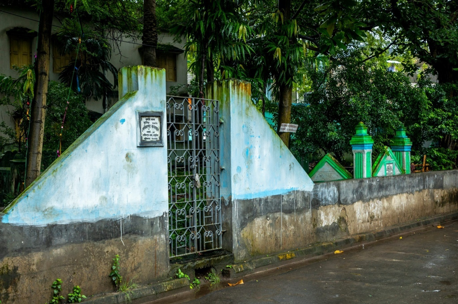 Fig. 5: Selimpur (Dhakuria) graveyard, established in 1926. Courtesy: Know Your Neighbour