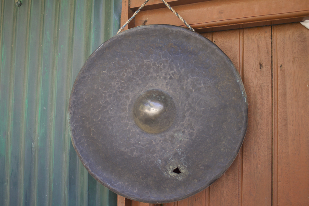 Fig. 7:  Syanmiw with a raised centre boss. It produces different sounds depending on where it is struck