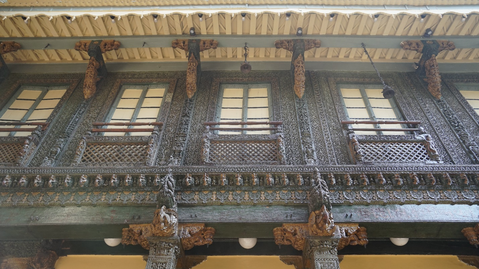 Fig. 8: Intricate woodcarvings at Mangaldas ni Haveli. (Courtesy: Ashna Patel)