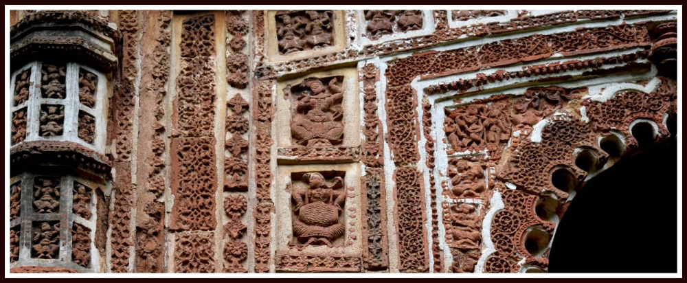 Fig. 3. টেরাকোটা প্যানেলে সংগীতের উদযাপন (কার্টিসি: শর্মিষ্ঠা চক্রবর্তী)