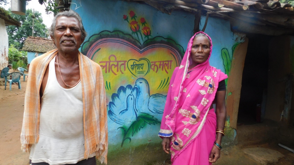 Fig.5. गंगाधर बड़ाईक अपनी पत्नी के साथ | (सौजन्य: सरोज केरकेट्टा)