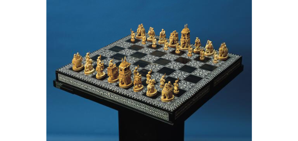 Fig.5.Chess set, possibly from the Delhi–Punjab region dating back to the19th century. The pieces are made of ivory. (Courtesy: Norton Simon Museum, Pasadena)
