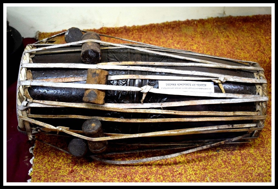 Fig.8.গোপেশ্বর বন্দ্যোপাধ্যায়ের পাখোয়াজ। কার্টিসি: শর্মিষ্ঠা চক্রবর্তী