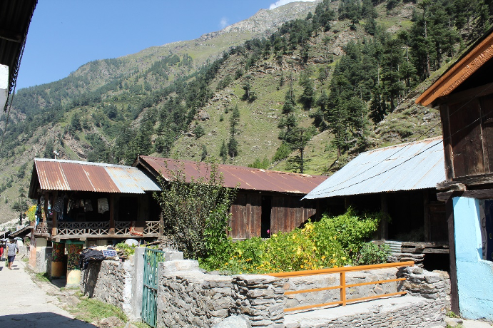 Fig. 9: The houses are oriented either parallel or perpendicular to the street so as to receive maximum sunlight and not case a shadow on the adjacent house