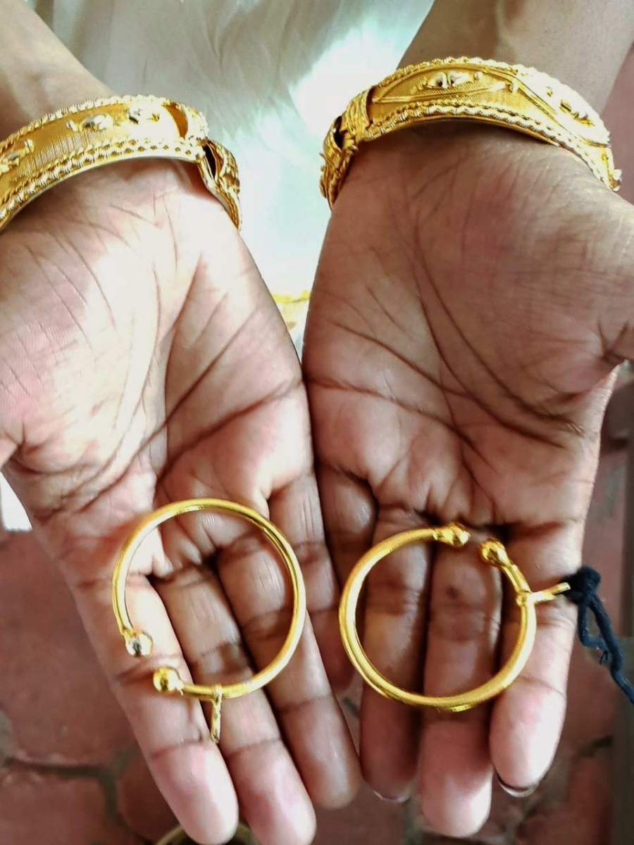 Bangles and rings worn on upper ears