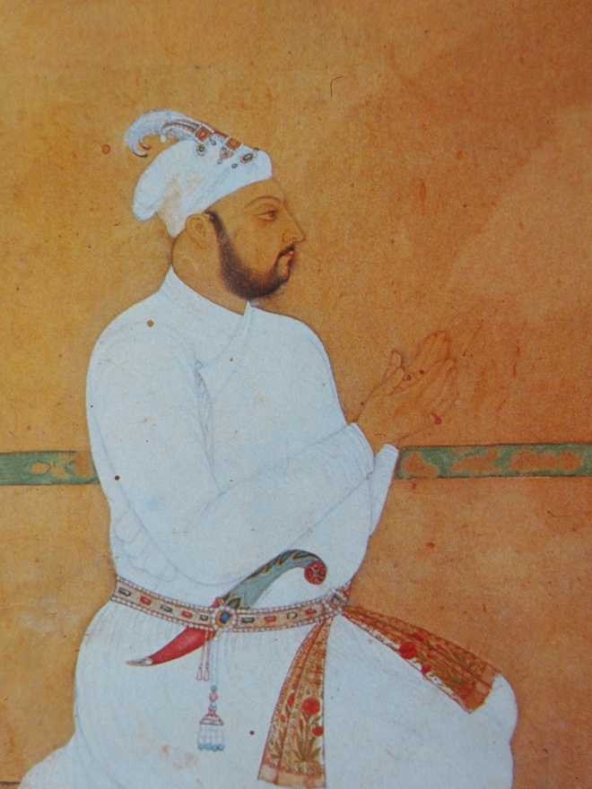 Nawab Inayat Khan kneeling in prayer, Mughal, second quarter of 18th c, by Chitraman, the second_Raza Library, Rampur