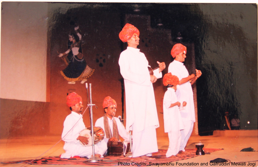 Fig. 4: Gafruddin ji performing Pandun ka kada  at Sangeet Natak Akademi, Lucknow, in 1985, along with his brother, Taiyyab Khan (left), and his son, Shahrukh Khan (centre) (Courtesy: Swayambhu Foundation and Gafruddin Mewati Jogi)
