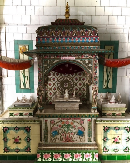 Fig. 3: Shrine with Chaumukhi icons of Navpadji Maharaj, Neminathji temple, Azimganj, Murshidabad. (Courtesy: Mrinalini Sil) 