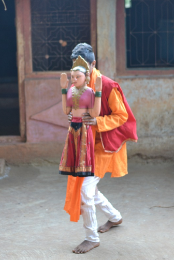 Figure 4: The Ranputali (dancing doll) in an original khele performance becomes navaryachi attu (groom’s aunt) when the performance is a part of a wedding (Courtesy: Sonam Ambe).