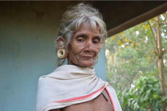 Fig. 5. A Paniya woman wearing a traditional earring (Courtesy: Vasundhara Krishnan)