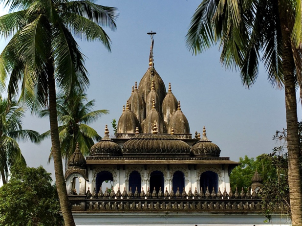 Fig. 7: External structure of Chintamani Parsvanatha temple, Azimganj (Courtesy: Mrinalini Sil) 