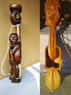 ढोडरो बानाम: कलाकार- सनातन मुर्मू और बड़का किस्कु (फोटोः घोसालडांगा बिष्णुबाटी आदिबासी ट्रस्ट संग्रहालय, बीरभूम, प. बंगाल, 17 अक्टूबर 2019)