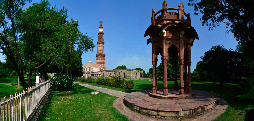 Qutub minar, Qutub complex, courtesy: Ayan Ghosh/Sahapedia
