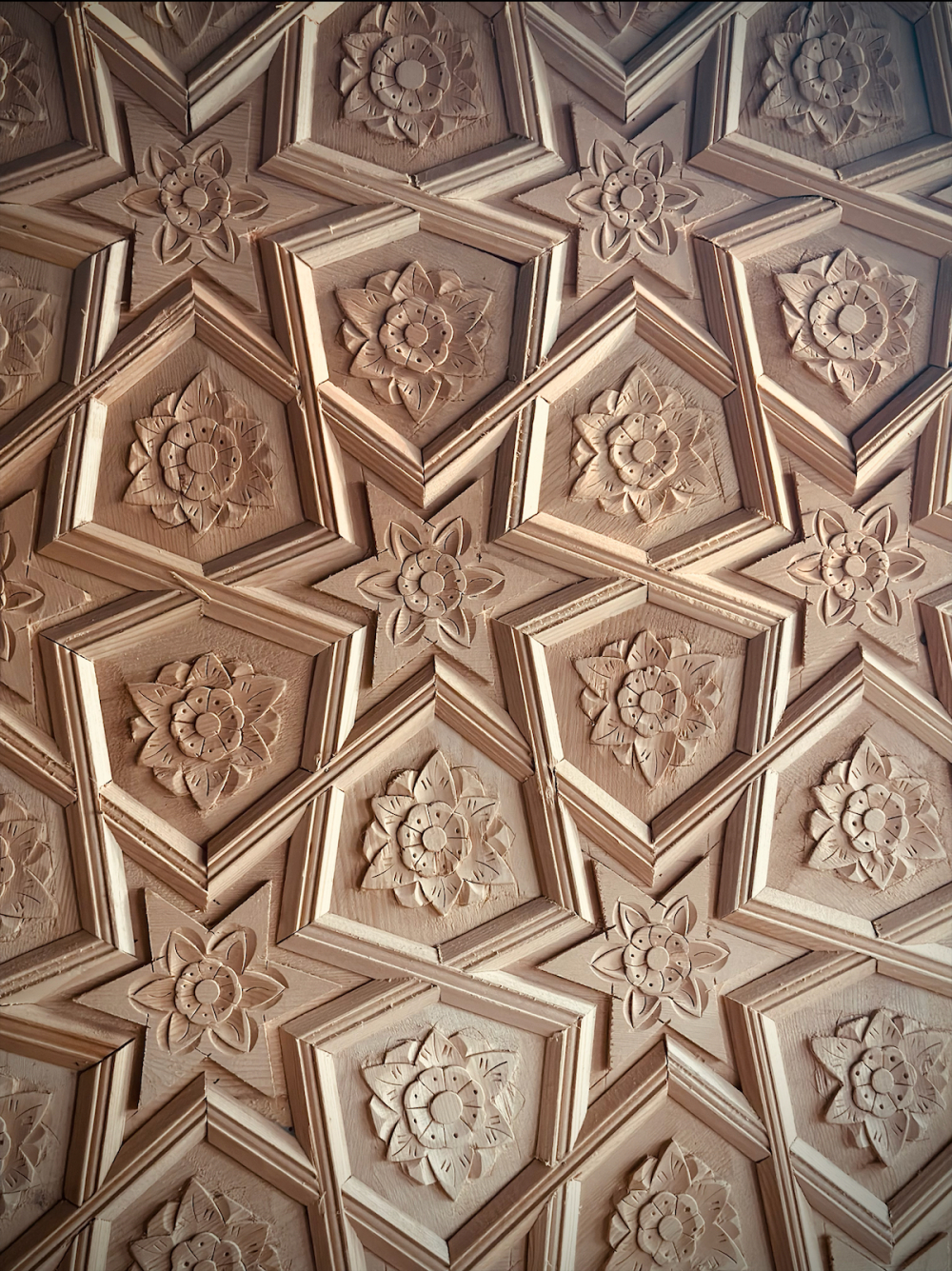 Khatambandh—intricate hand-crafted wood paneling in traditional Kashmiri architecture. (Picture Credits: Syed Muneeb Masoodi)