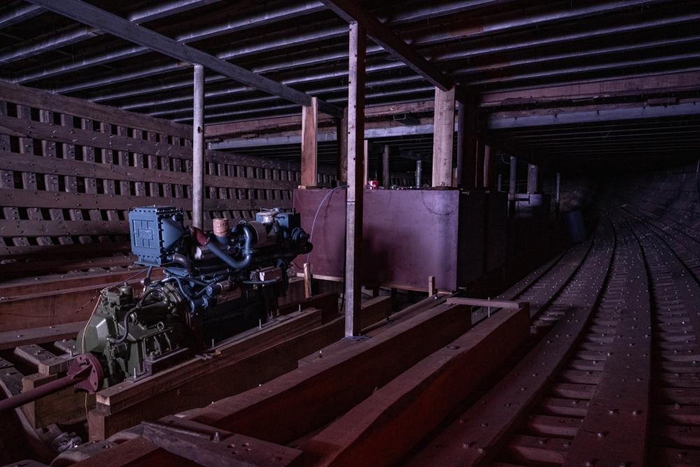 The engine inside the uru.