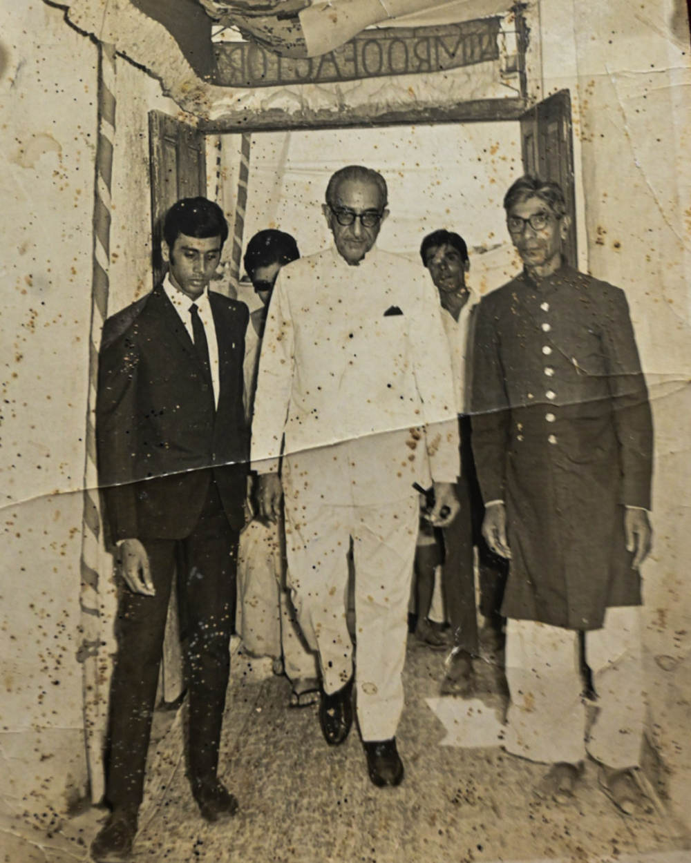 Dignitaries visiting Himroo Factory. (Picture Credits: Anil Purohit)