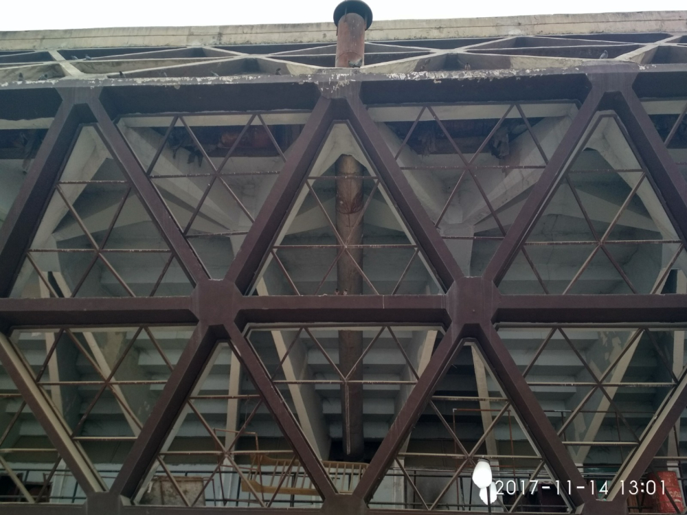 Designed with care, the Sher-e-Kashmir Stadium uses natural ventilation and lighting to adapt to Srinagar’s changing climate.