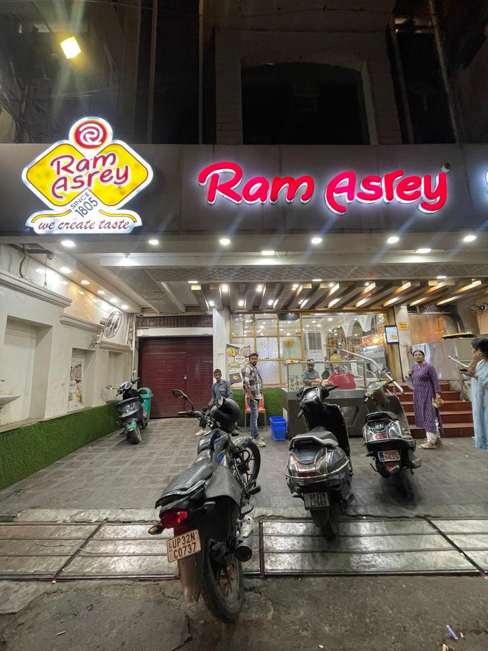 Malai paan at Ram Asrey. (Picture Credits: Stuti Mishra)