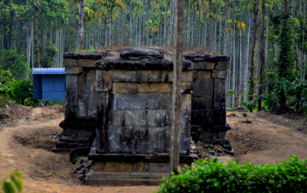 Back view of the Jain temple at Puthangadi. The outer plan of the temple is similar to the Jain temple at Punchavayal. Photo courtesy: Rajesh Karthy