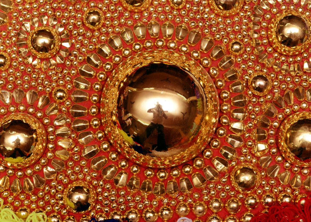 Nagapadam-type nettipattam (see serpent hoods around valiyakinnam). Image Courtesy: Anil Vijay.