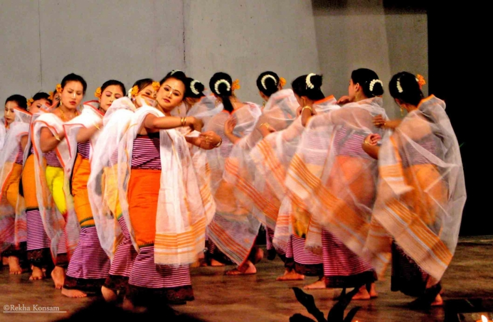 Fig. 14 Stage adaptation of the Lai Haraoba dance of the Leimaram tradition performed by the students of the JNMDA. JNMDA, Imphal, 2009 (Courtesy: ©Rekha Konsam).