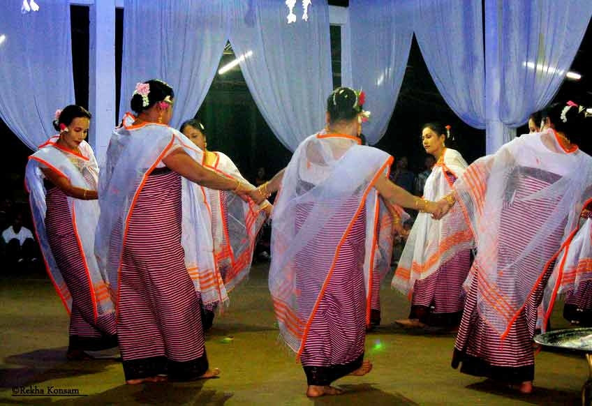 Fig.1 A dance presentation by a group of women at the shrine of Khunthok-hanbi, Thangmeiband, Imphal, 2008 (Courtesy: ©Rekha Konsam). 