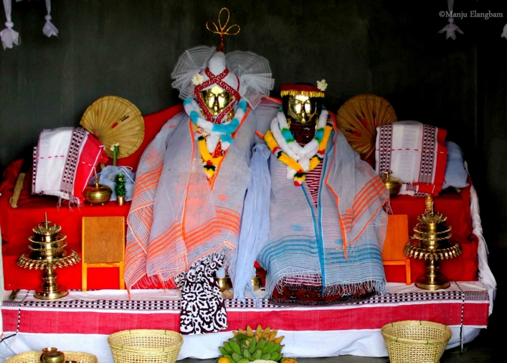 Fig.3. Male and female deity at the umanglai shrine of Lainingthou Chakhaba, JNMDA, Imphal 2015 (Courtesy: ©Manju Elangbam).