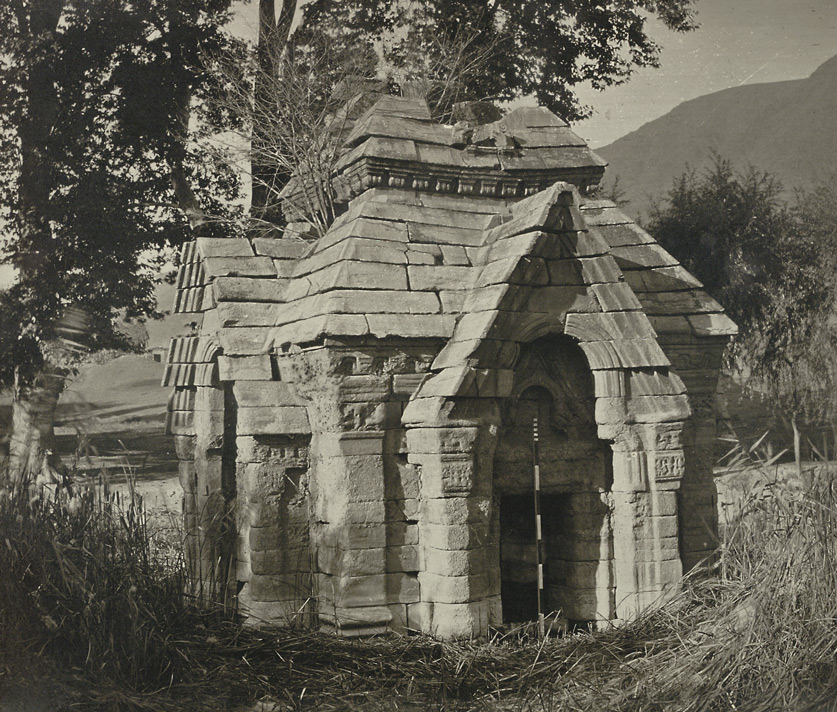 10th-century temple at Pandrethan, near Srinagar, Kashmir (1868). Picture Credits: PICRYL.